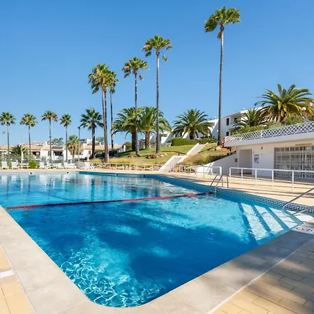 2 Bdr With Balcony & Pool By Lovelystay