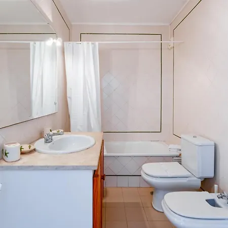 2 Bdr With Balcony & Pool By Lovelystay Apartment