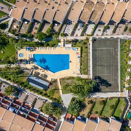 Apartment 2 Bdr With Balcony & Pool By Lovelystay *