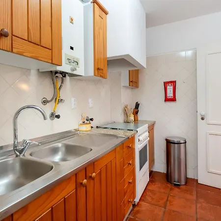 Apartment 2 Bdr With Balcony & Pool By Lovelystay *